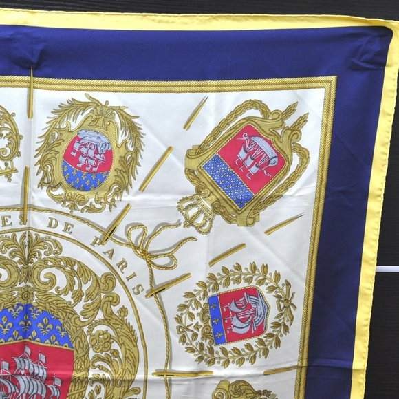 Authentic HERMES Carre 90 Scarf "LES ARMES DE PARIS" Silk Yellow - Picture 4 of 12
